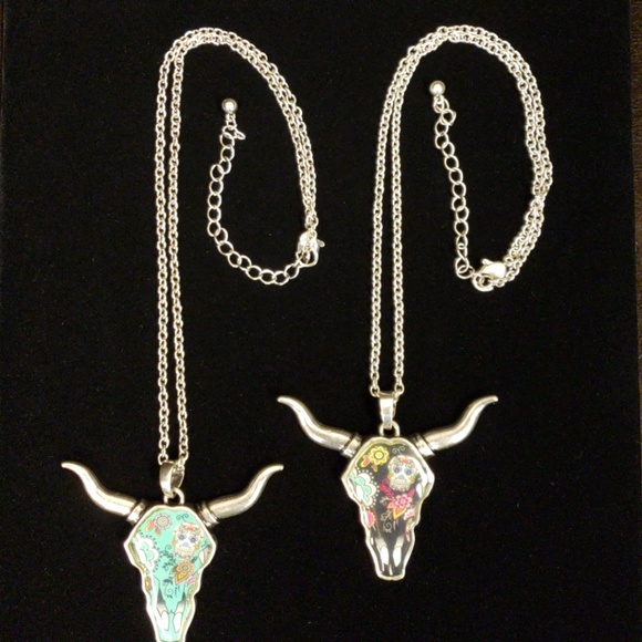 🐃Southwestern Inspired Cow Skull Necklace - Picture 5 of 6